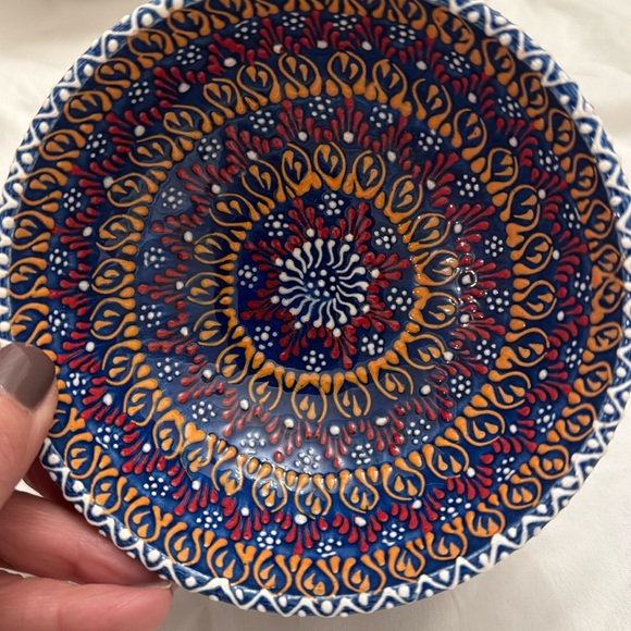 Natto Tulay 5” multi colored lace textured bowl - Picture 1 of 3